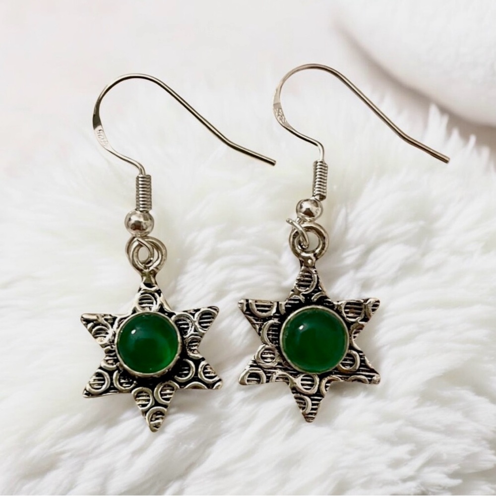 Green Onyx Silver Gemstone Earrings - Picture 2 of 3